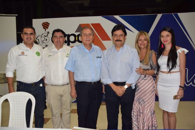 Algunos miembros del Concejo Directivo de la entidad acompañan a  Luis Miguel Losada Perdomo, Director Ejecutivo de  Comfamiliar entre ellos, Miller Silva, Ramón Antonio García y José Luis Castellanos.